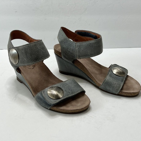 Taos 36 US 6 Blue Leather Carousel Wedge Sandals Hook Loop Straps Comfort - Picture 3 of 6